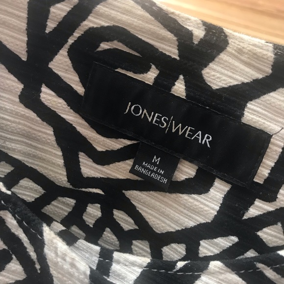 Jones wear ladies jacket. Size medium - Picture 2 of 3